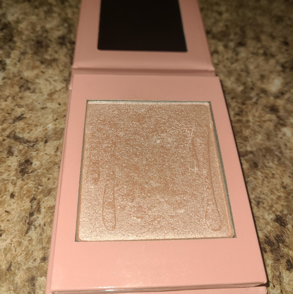 Kylie cosmetics hylighter
